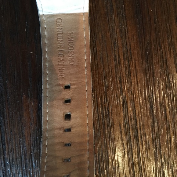 DKNY crocodile embossed leather watch - Picture 3 of 4